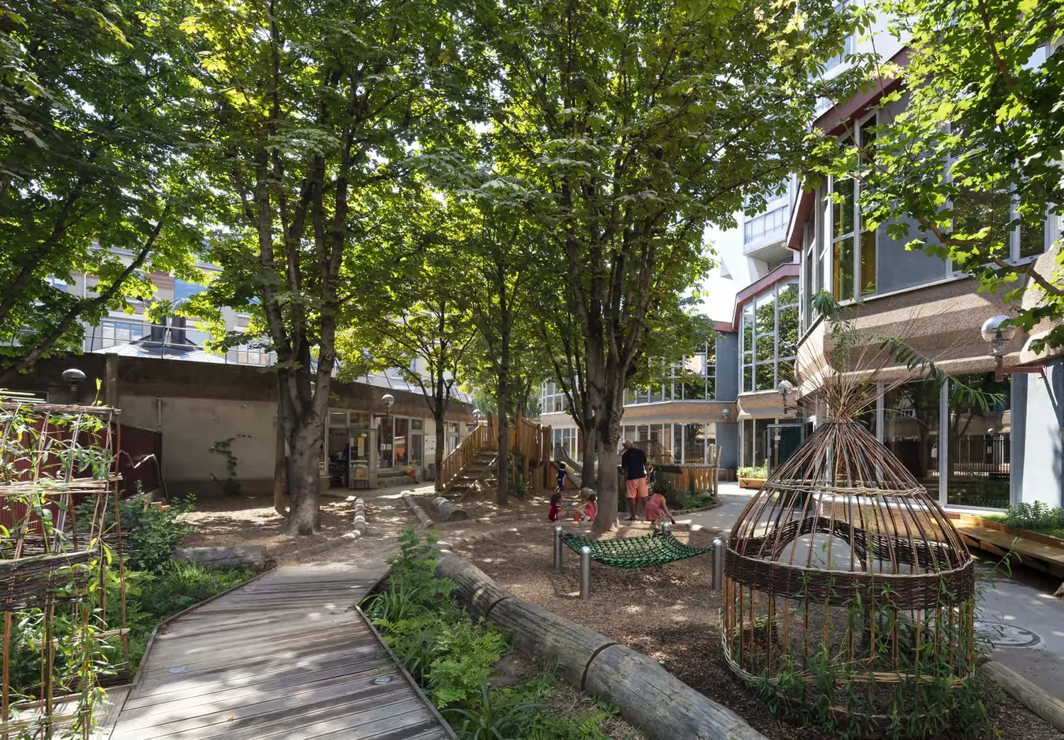 Cour Oasis Pro Urba — cour d’école végétalisée et ombragée