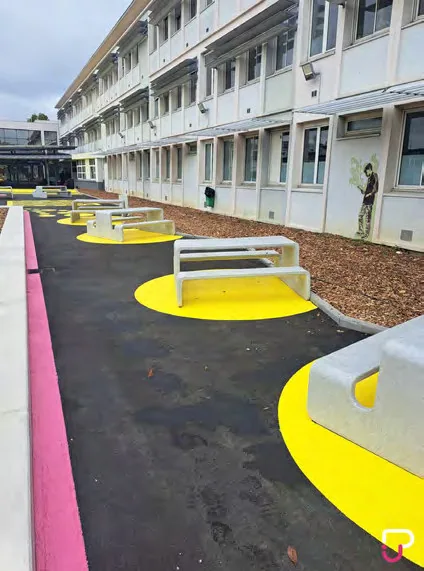 Transformer une cour bitumée en espace dynamique et coloré — Bezons (95)