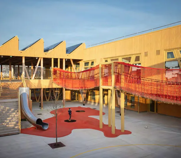 La cour en mouvement — Noisy-le-Grand (93)