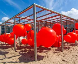 Labyrinthe de bouées — design actif Pro Urba, Calais (62) — Front de mer