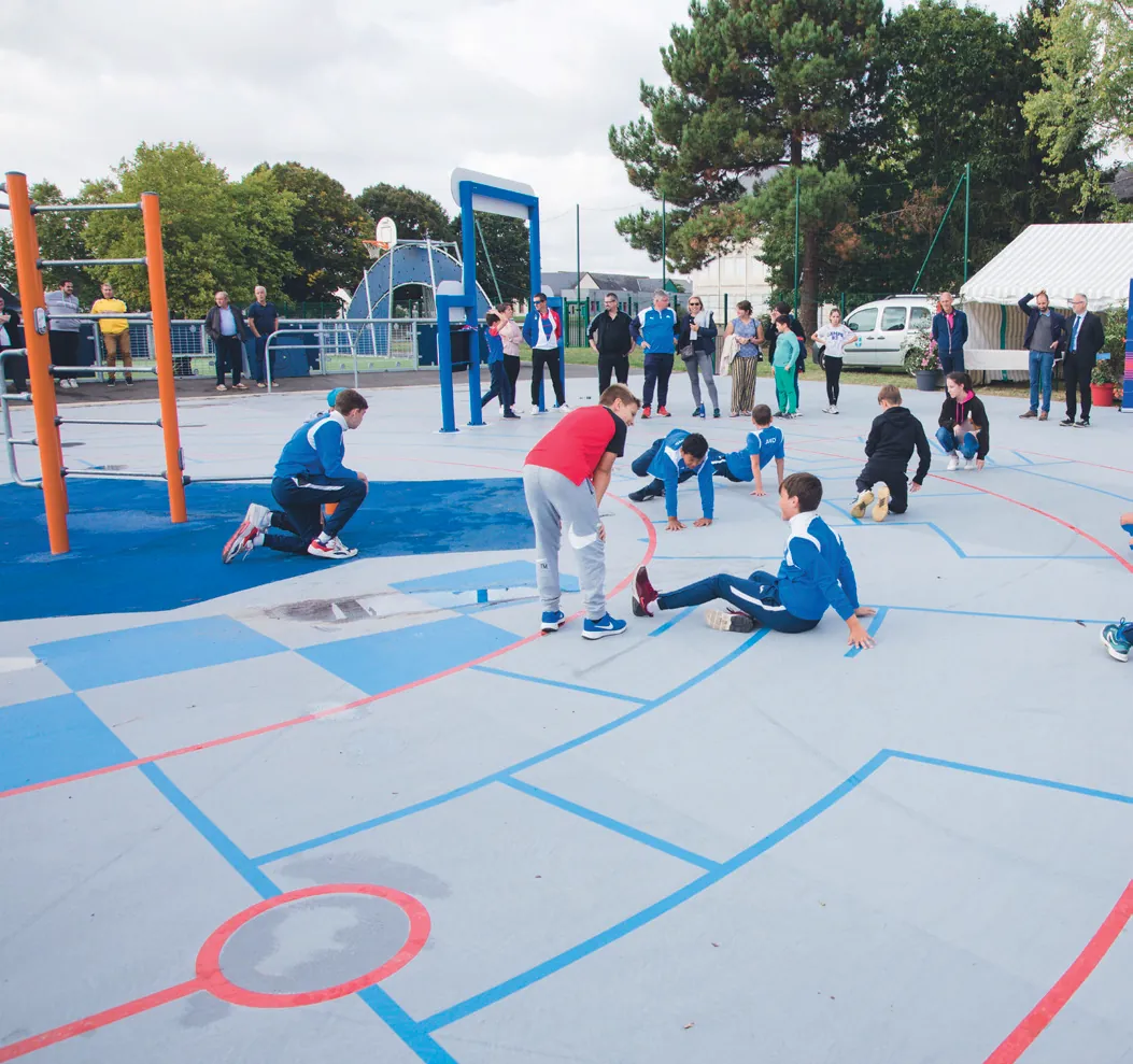 Zone d’échauffement ludique & sportif — design actif Pro Urba, Le Lude (72)