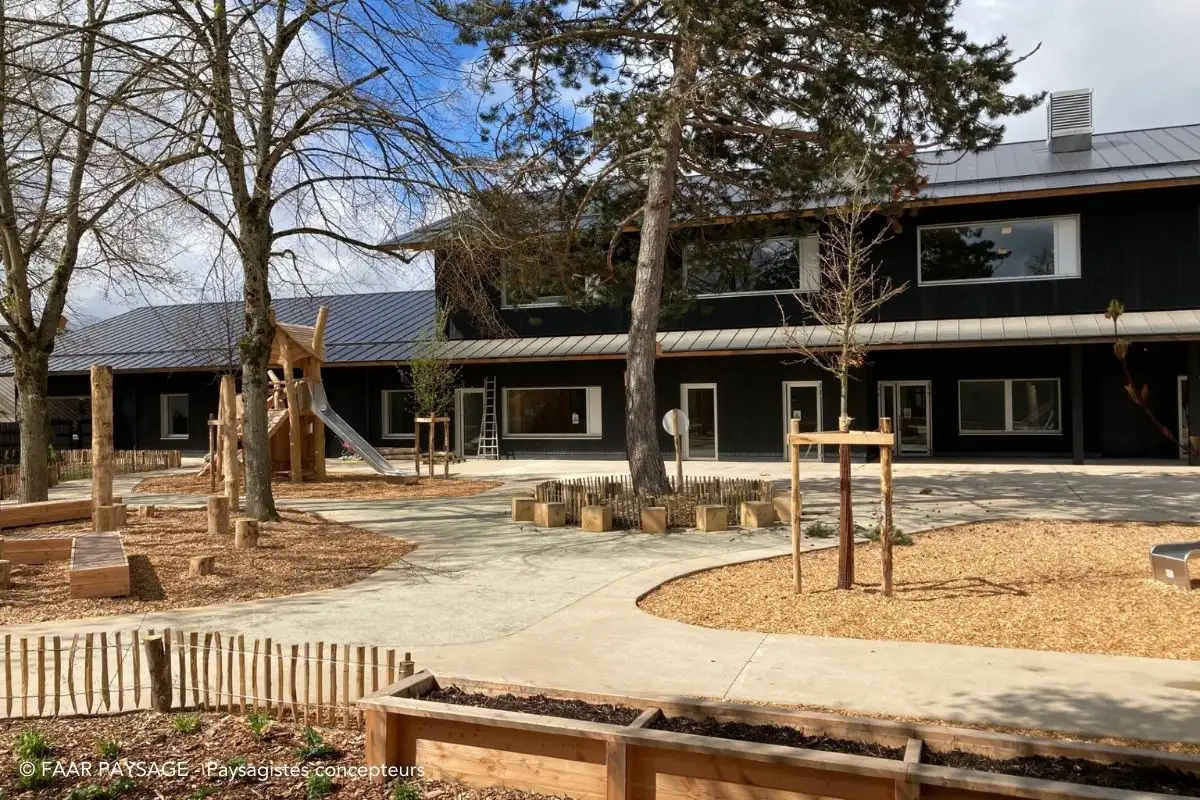 École / Cour Oasis