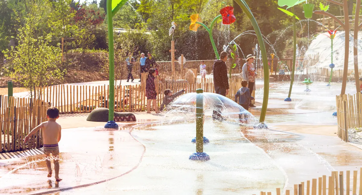 Espace aqualudique La Rivière du Lion parc d'attractions Le Pal
